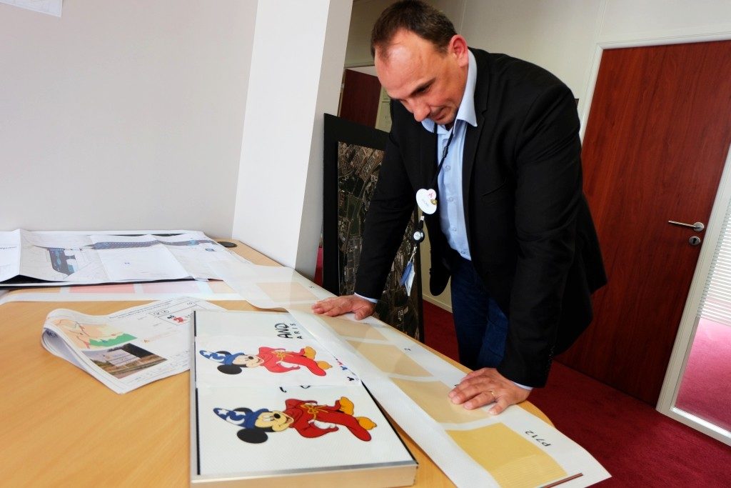 Reviewing new DLP road signs