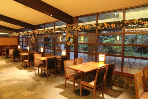 Sequoia Lodge Indoor Decorations