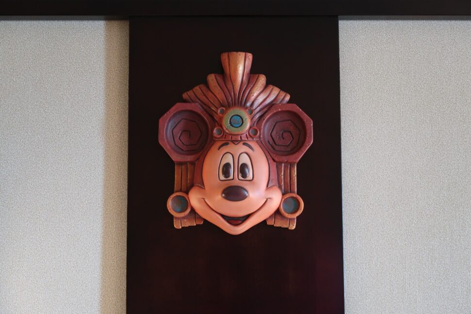 Hong Kong Disneyland Explorers Lodge