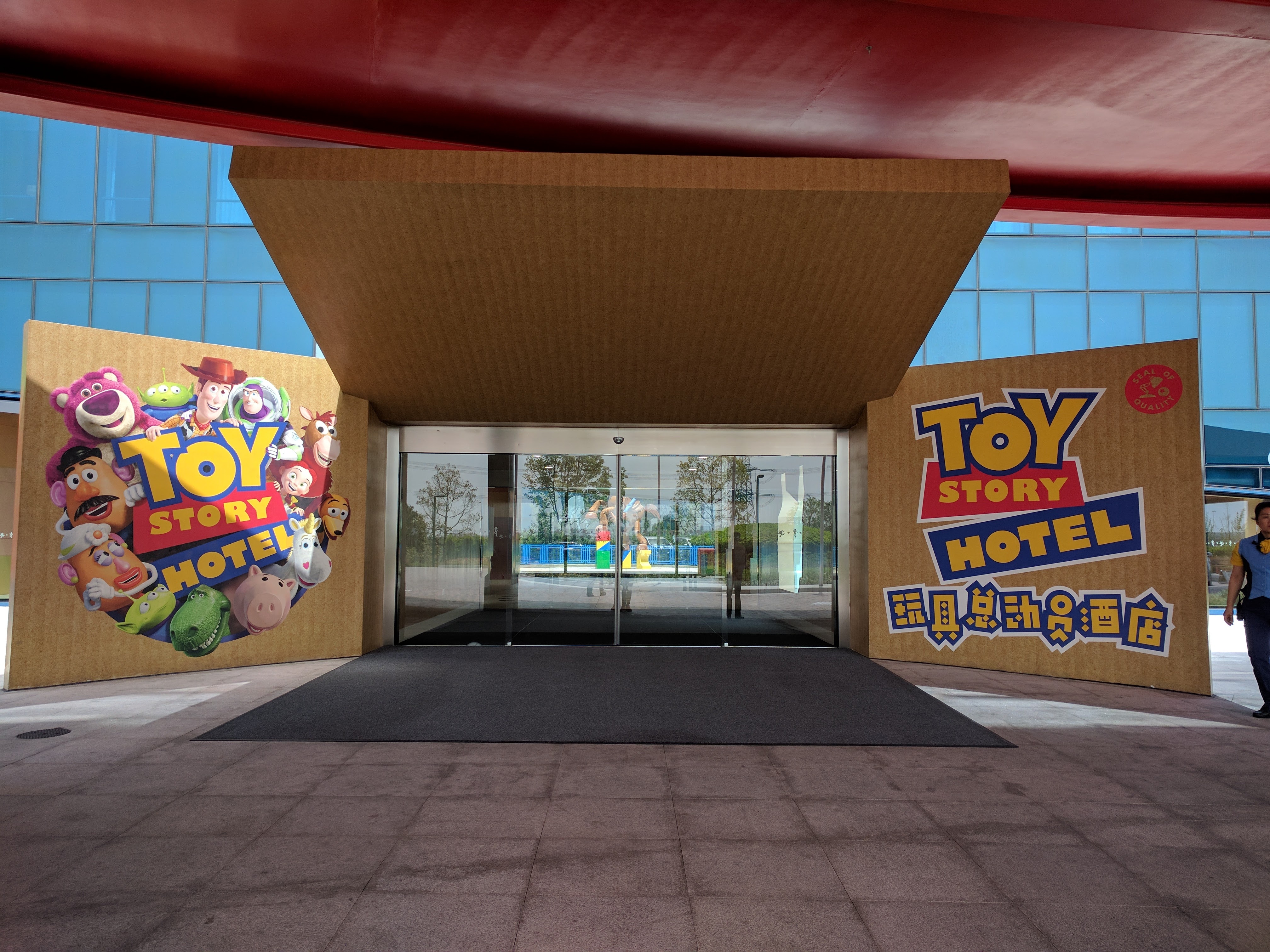 Review Toy Story Hotel At Shanghai Disneyland Travel To The Magic