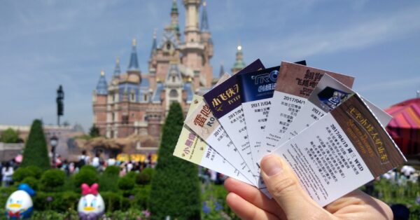 Shanghai Disneyland Paid Fastpasses Castle - Disney Premier Access