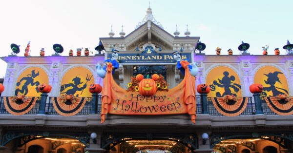 Disneyland Paris Halloween Main Street Station