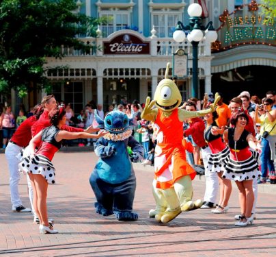 Disneyland Paris - Tuesday is a Guest Star Day - Stitch and Pleakley