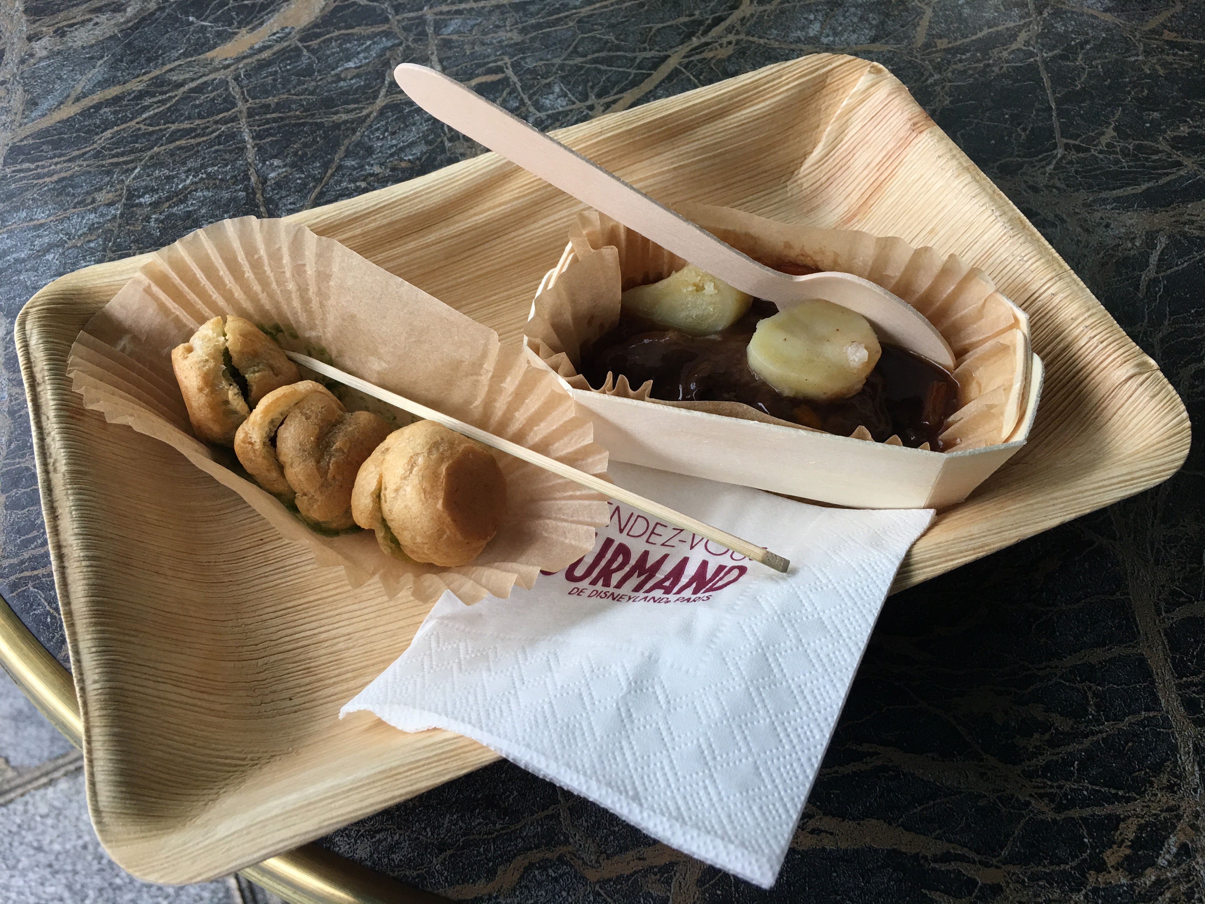 Disneyland Paris - Food Festival 2017 - Croustades descargot and Boeuf Bourguignon