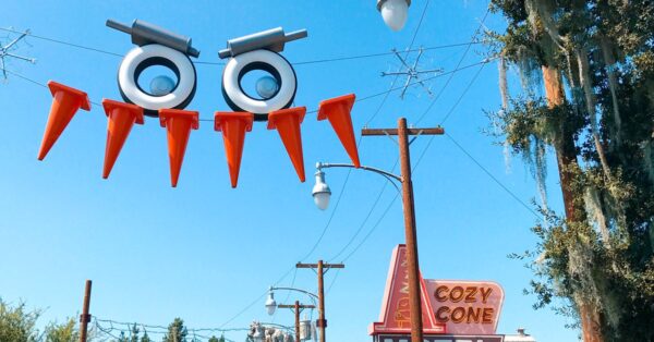 Disneyland Resort - Halloween Decorations - Cars Land - frncissdominc