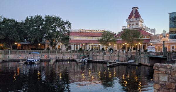 Walt Disney World Resort - Disney's Port Orleans Resort Riverside