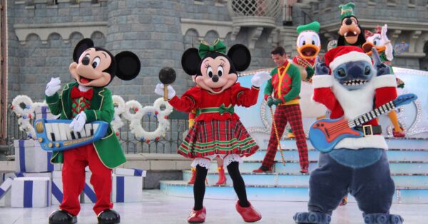 Disneyland Paris - Christmas 2017 - Merry Stitchmas