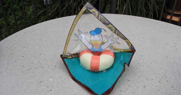 Tokyo DisneySea - うきわ - Ukiwa Bun - Donald Duck