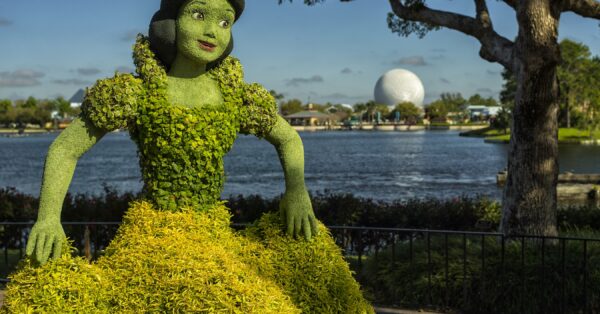 Character Topiaries at Epcot International Flower & Garden Festival: Snow White and the Seven Dwarfs
