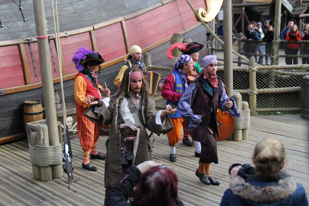 Disneyland Paris - Pirates Princesses Festival - Hoist the Flag