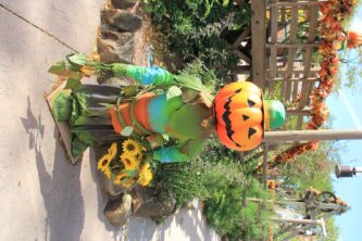 Disneyland Paris - Halloween Decorations 2018 (1)