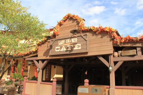 Disneyland Paris - Halloween Decorations 2018 (19)