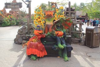 Disneyland Paris - Halloween Decorations 2018 (24)