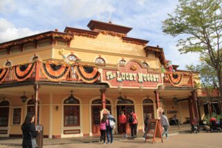 Disneyland Paris - Halloween Decorations 2018 (25)