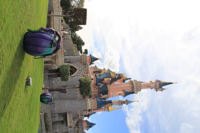 Disneyland Paris - Halloween Decorations 2018 (28)