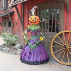 Disneyland Paris - Halloween Decorations 2018 (4)