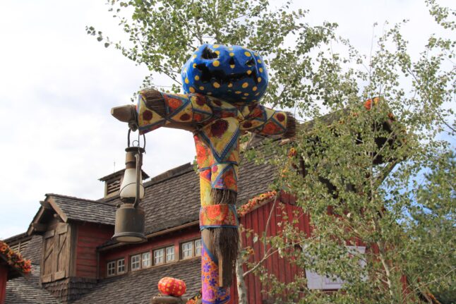 Disneyland Paris - Halloween Decorations 2018 (8)
